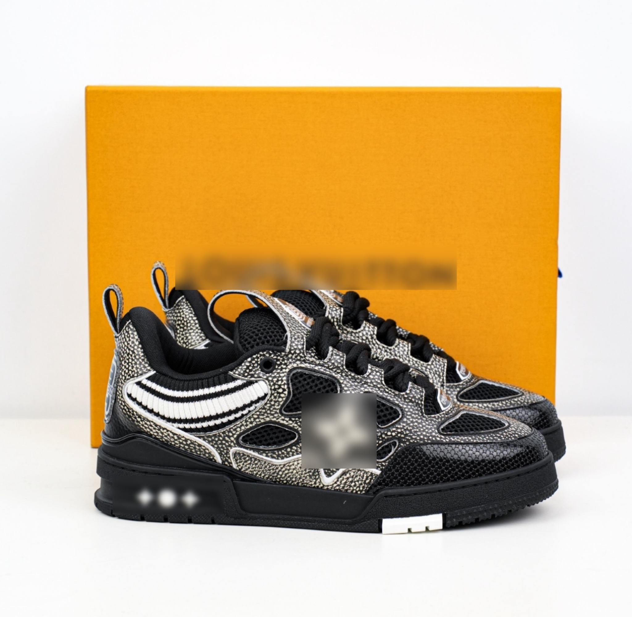 Black&White L1V Trainers